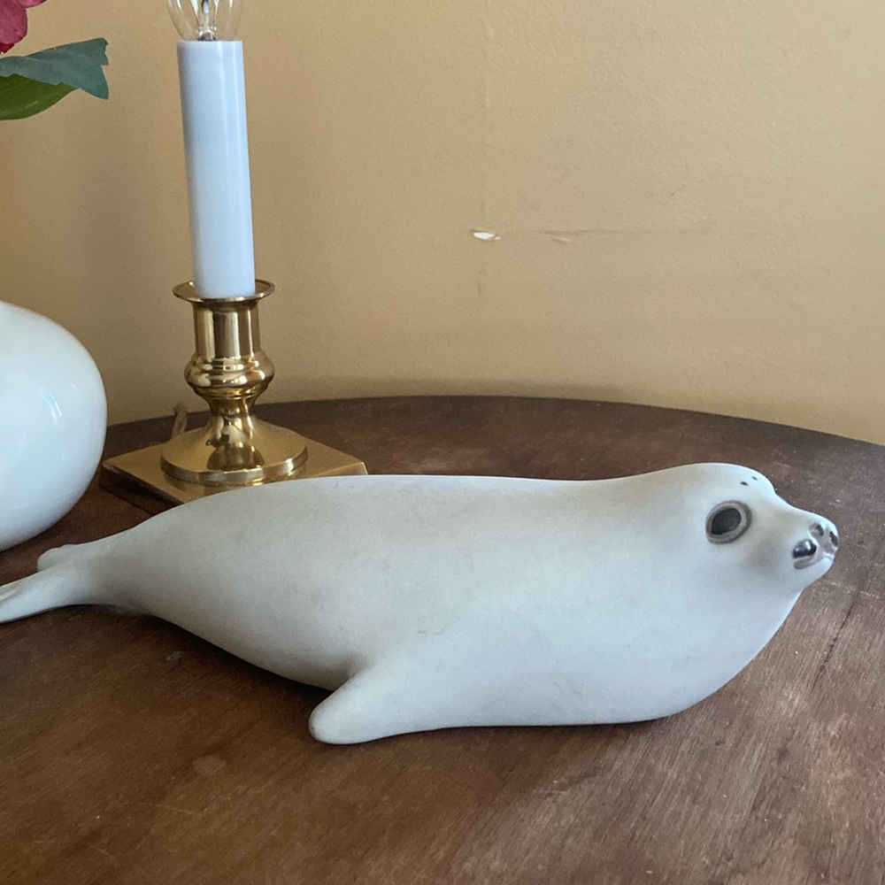 🌺Edgecomb Pottery Seal Pod 9”